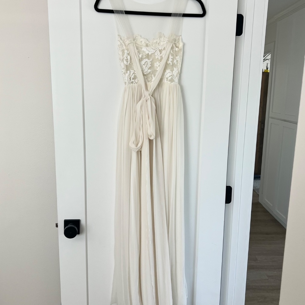 Grace Loves Lace Loren Chiffon Ivory Wedding Dress - Picture 7 of 16